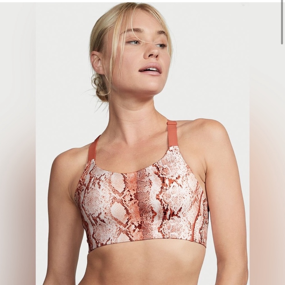 Victoria’s Secret high impact sports bra. NWT